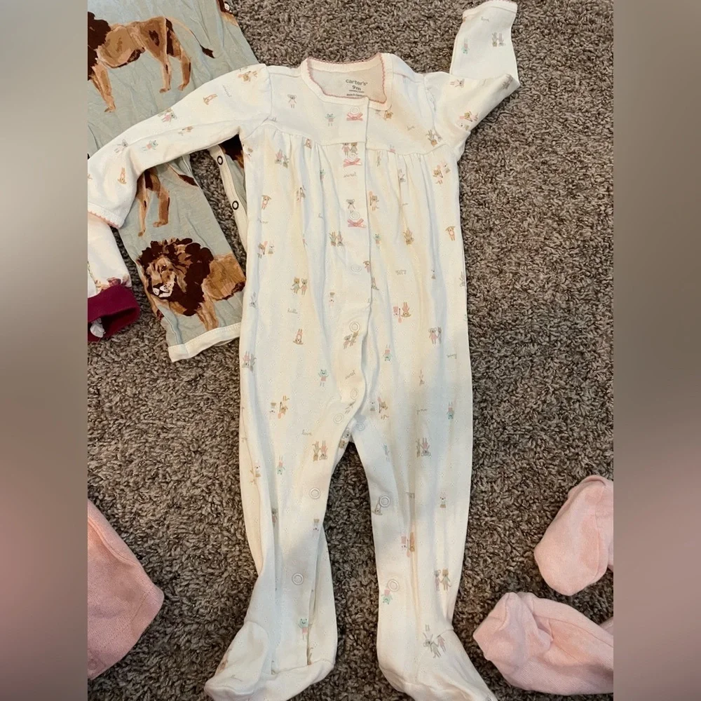 Bundle of 6 pieces girls onesies 6-12 months